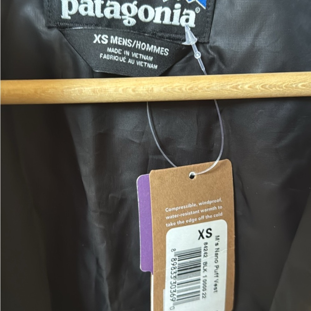 Patagonia Black Insulated Vest - Picture 2 of 3